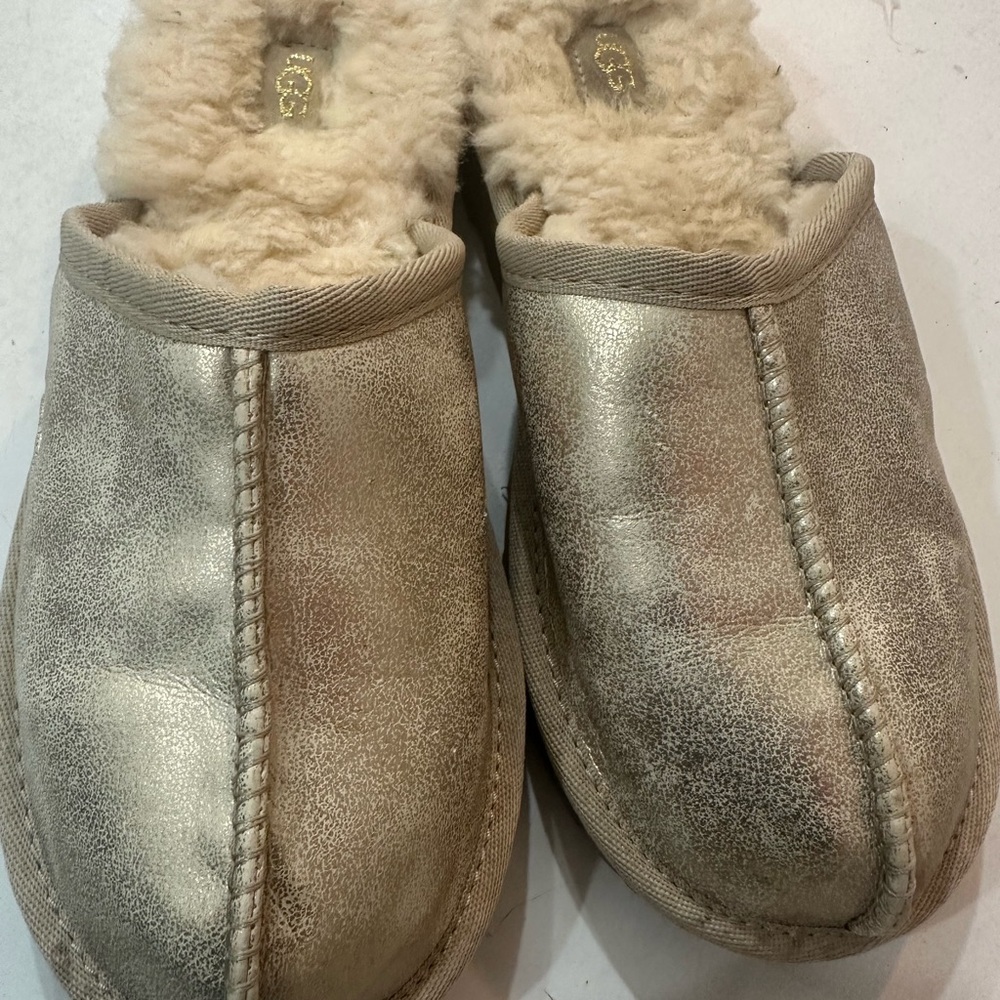 UGG Metallic Shearling Slide in Champagne Silver